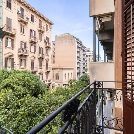 Esterolga Dimore Di Famiglia Deluxe Apartman Palermo